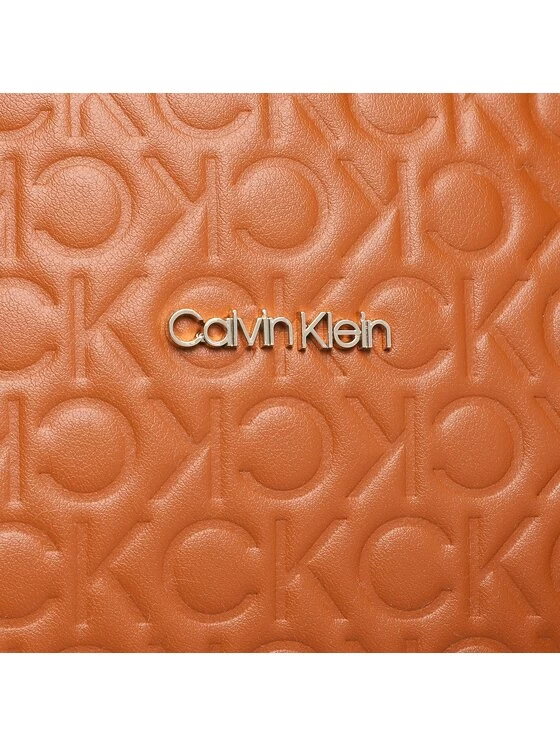 Calvin Klein CK MUST SHOPPER MD EMBOSSED MONO – Bild 2