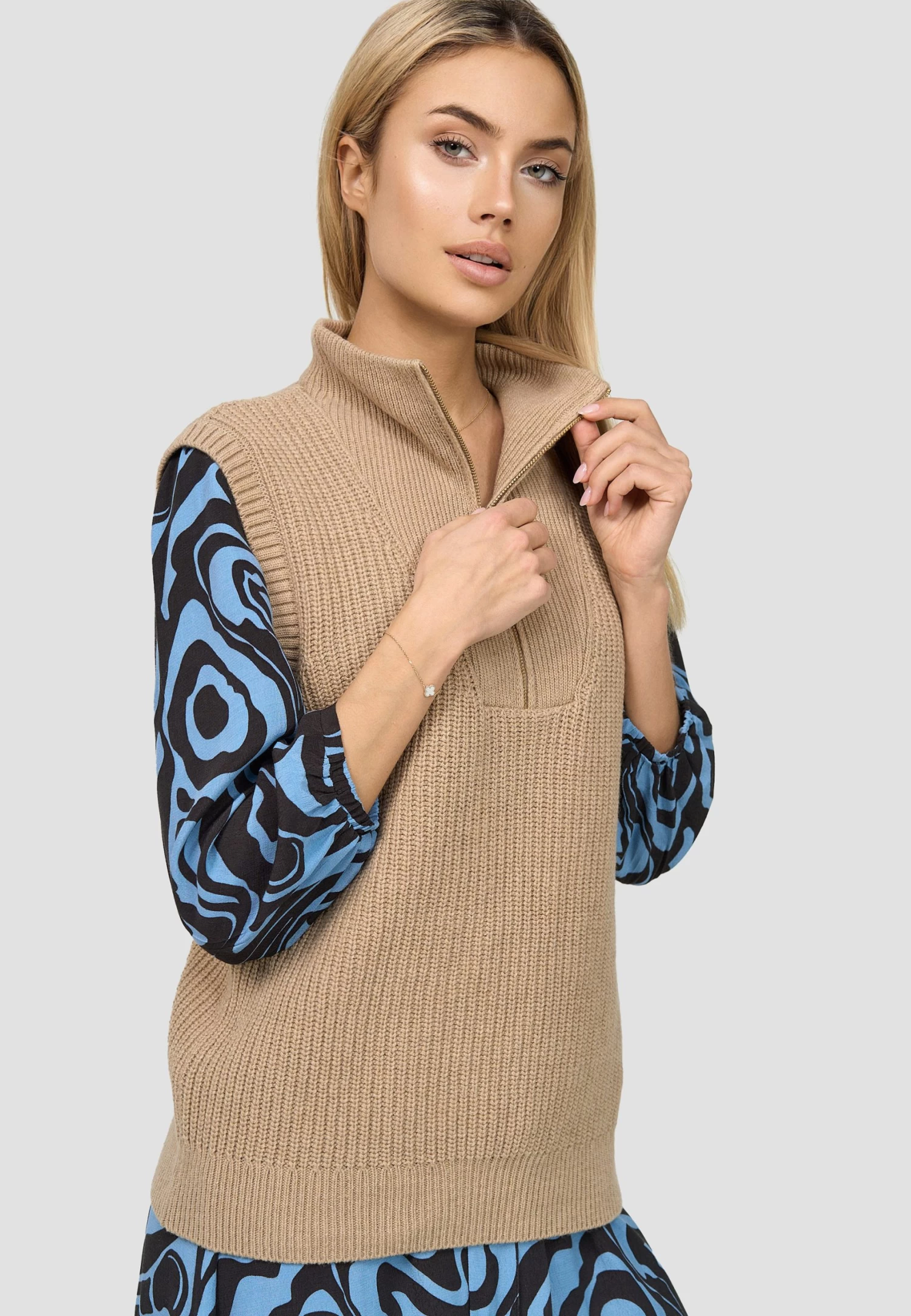 Re.draft Knit Vest Zip Troyer – Bild 4